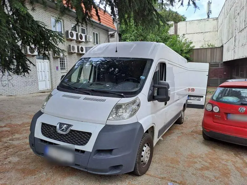 Dostava bele tehnike kombijem – brzo, sigurno i pouzdano