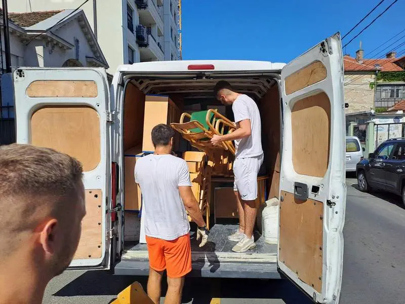 Hitne kombi selidbe – brza i pouzdana selidba u najkraćem roku